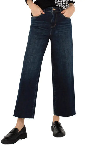Stride HR Crop Wide Cut Hem