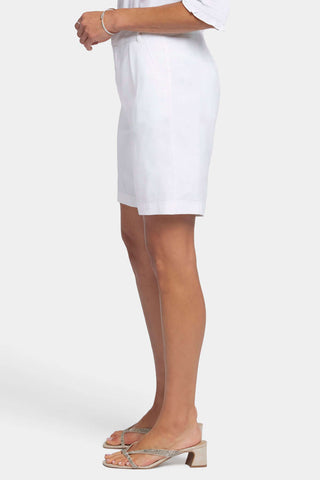 Relaxed Shorts In Stretch Linen