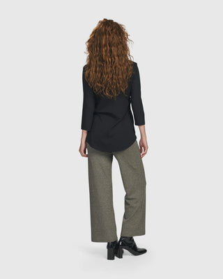 Essential V-neck Top