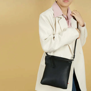 Grayson Flat Crossbody Black
